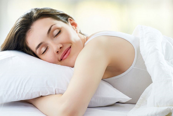 7 cách phòng bệnh hiệu quả khi đi du lịch 2 Đảm bảo giấc ngủ