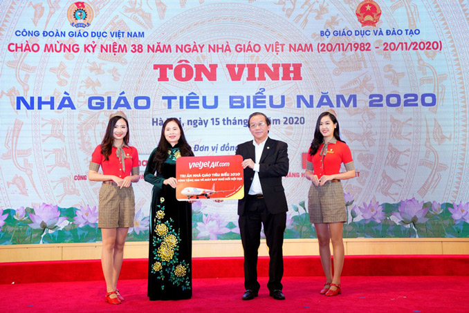 Vietjet tri ân thầy cô nhân ngày Nhà Giáo Việt Nam 20/11, khuyến mãi toàn mạng bay nội địa