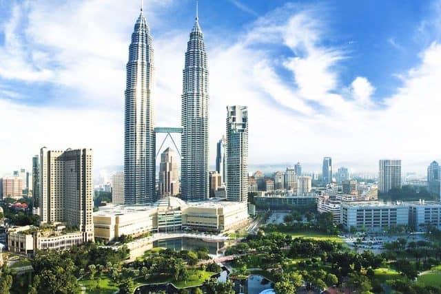 Cùng Vietjet đặt vé Kuala Lumpur khám phá Tháp đôi nào